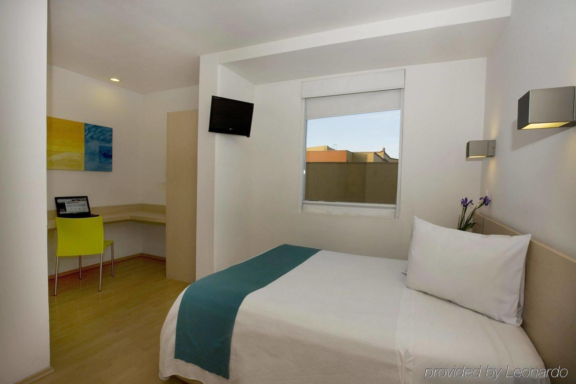 One Queretaro Plaza Galerias Hotel Ngoại thất bức ảnh