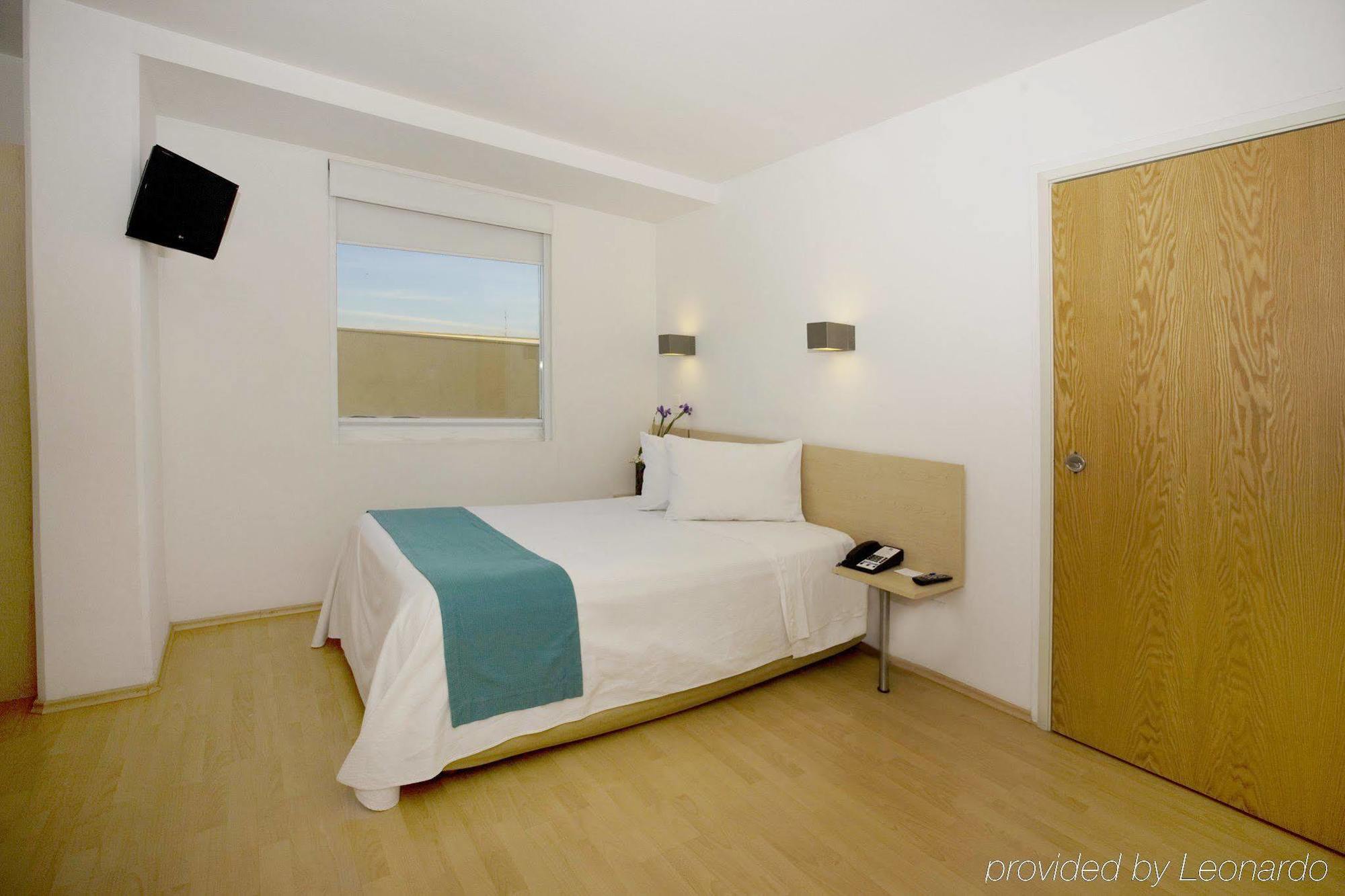 One Queretaro Plaza Galerias Hotel Phòng bức ảnh