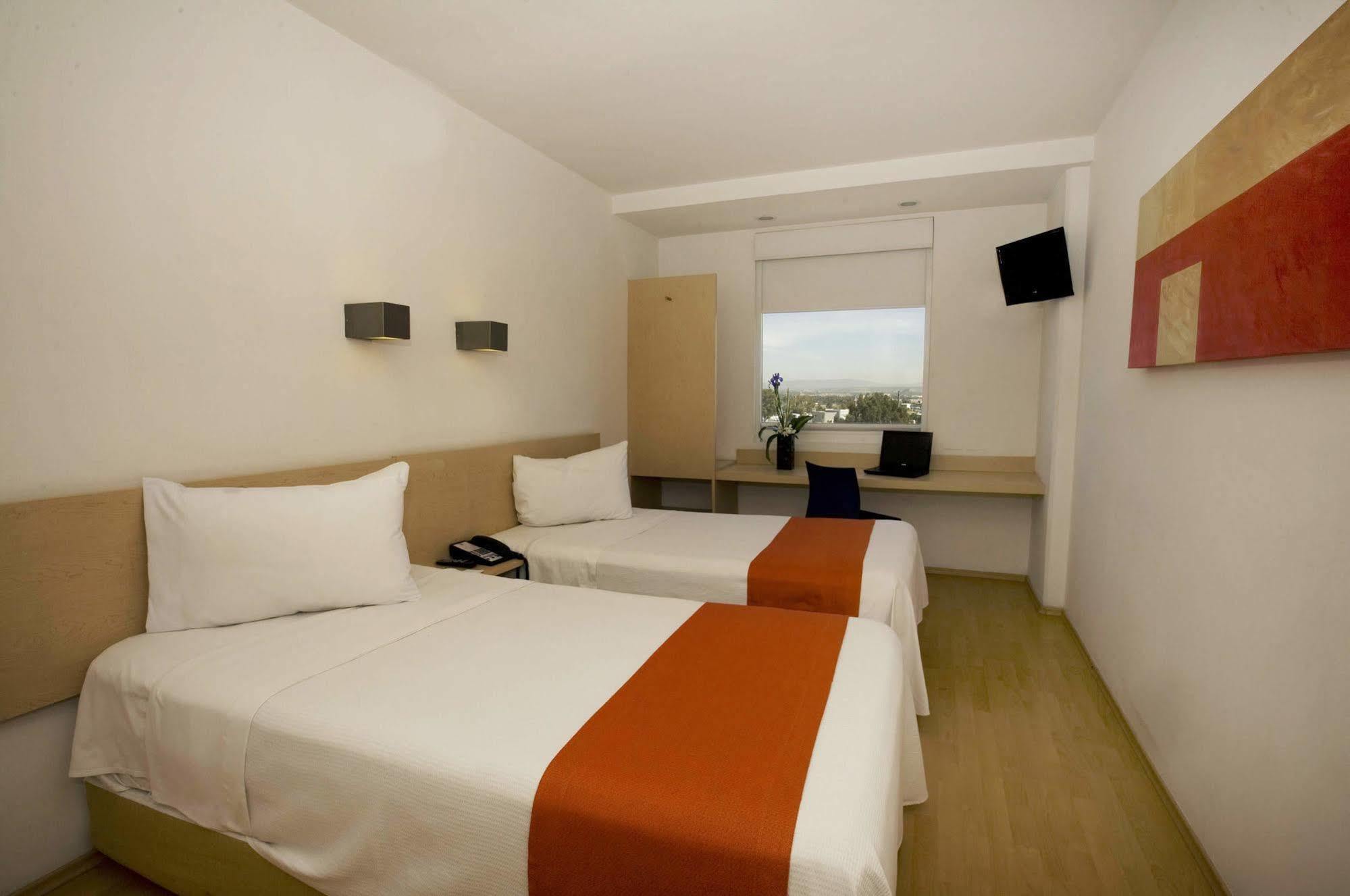 One Queretaro Plaza Galerias Hotel Ngoại thất bức ảnh